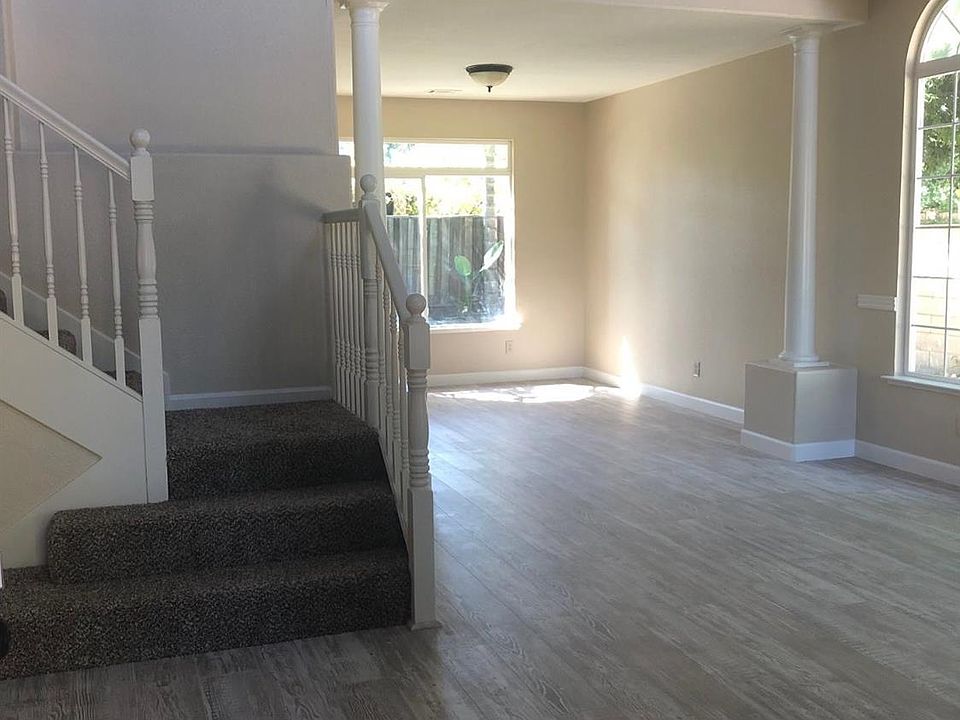 1st image of 2910 Horsetail Dr