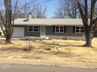5624 SW Drury Ln, Topeka, KS 66604
