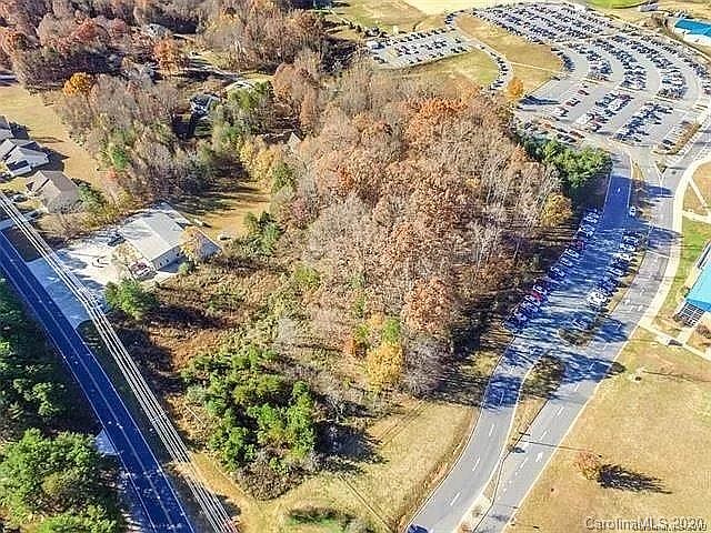 2nd image of 200 Doolie Rd
