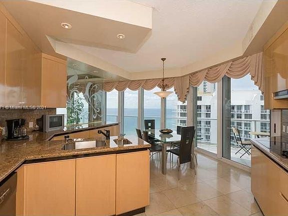 4th image of 16445 Collins Ave APT Os21