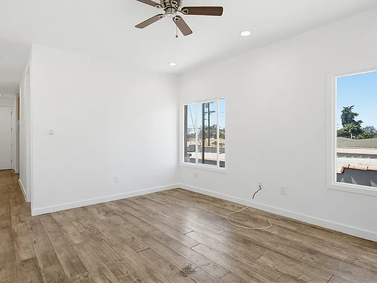 1050 W 57th St #1050.25 — Photo 23