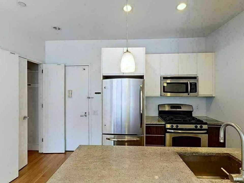1st image of 820 Bergen St #206