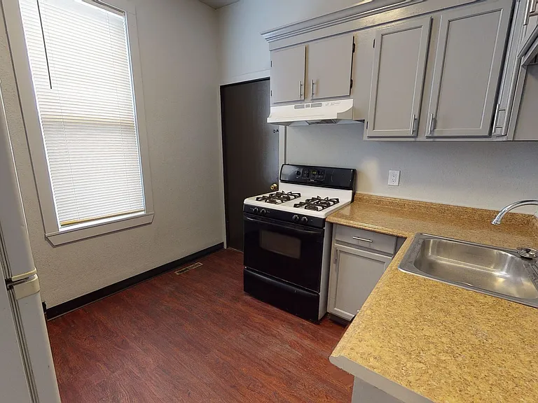 224 Poplar Street — Photo 15