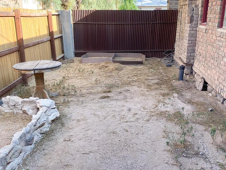 Yard Area (will be cleaned prior to turnover!)