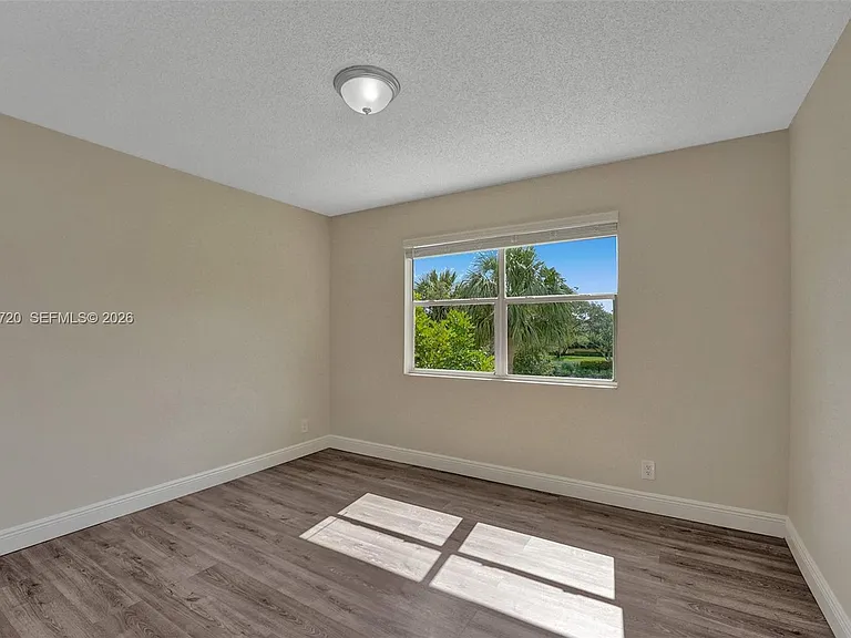 1224 Sussex St — Photo 33