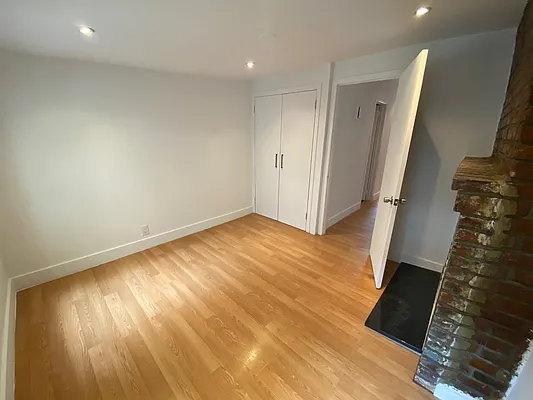 Rented by GreenVill Real Estate LLC | media 9