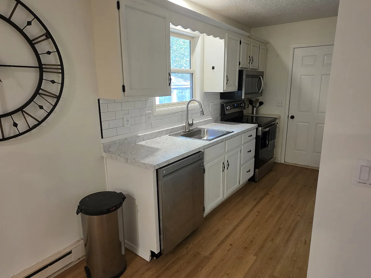 2 bed, 880 sqft, $1,750 — Photo 4