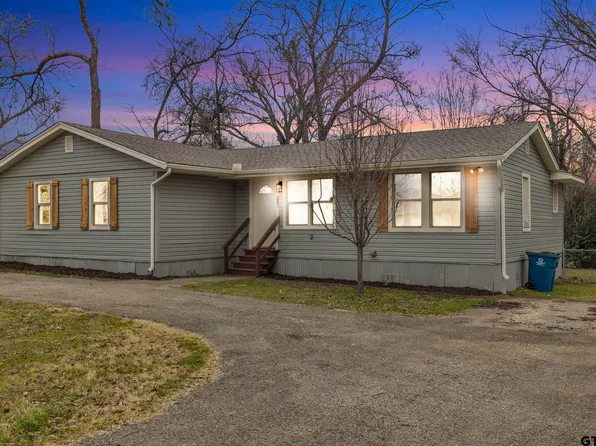 519 N College St, Lindale, TX 75771