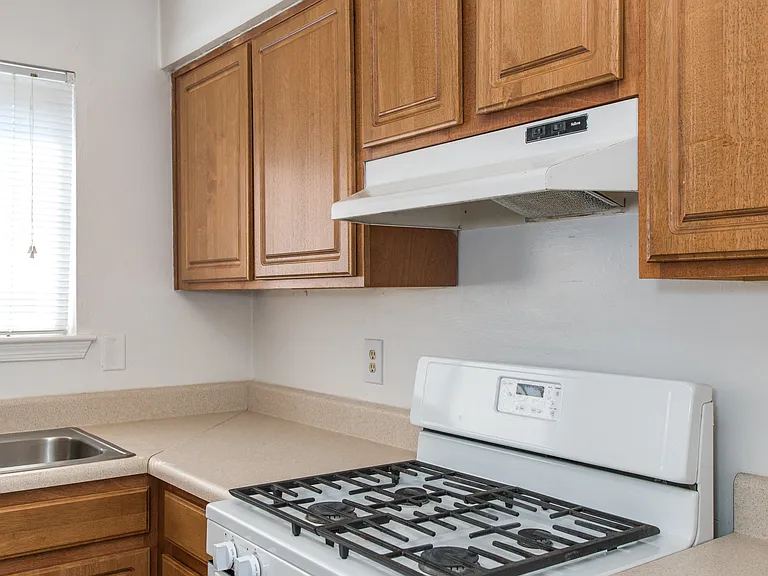 Crosswinds Apartments — Photo 11