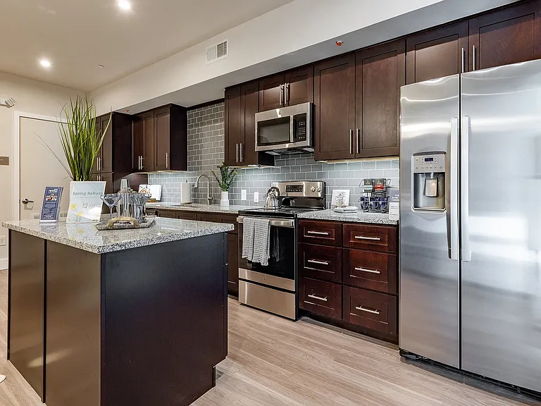Nine12 Gateway Apartments — Photo 9