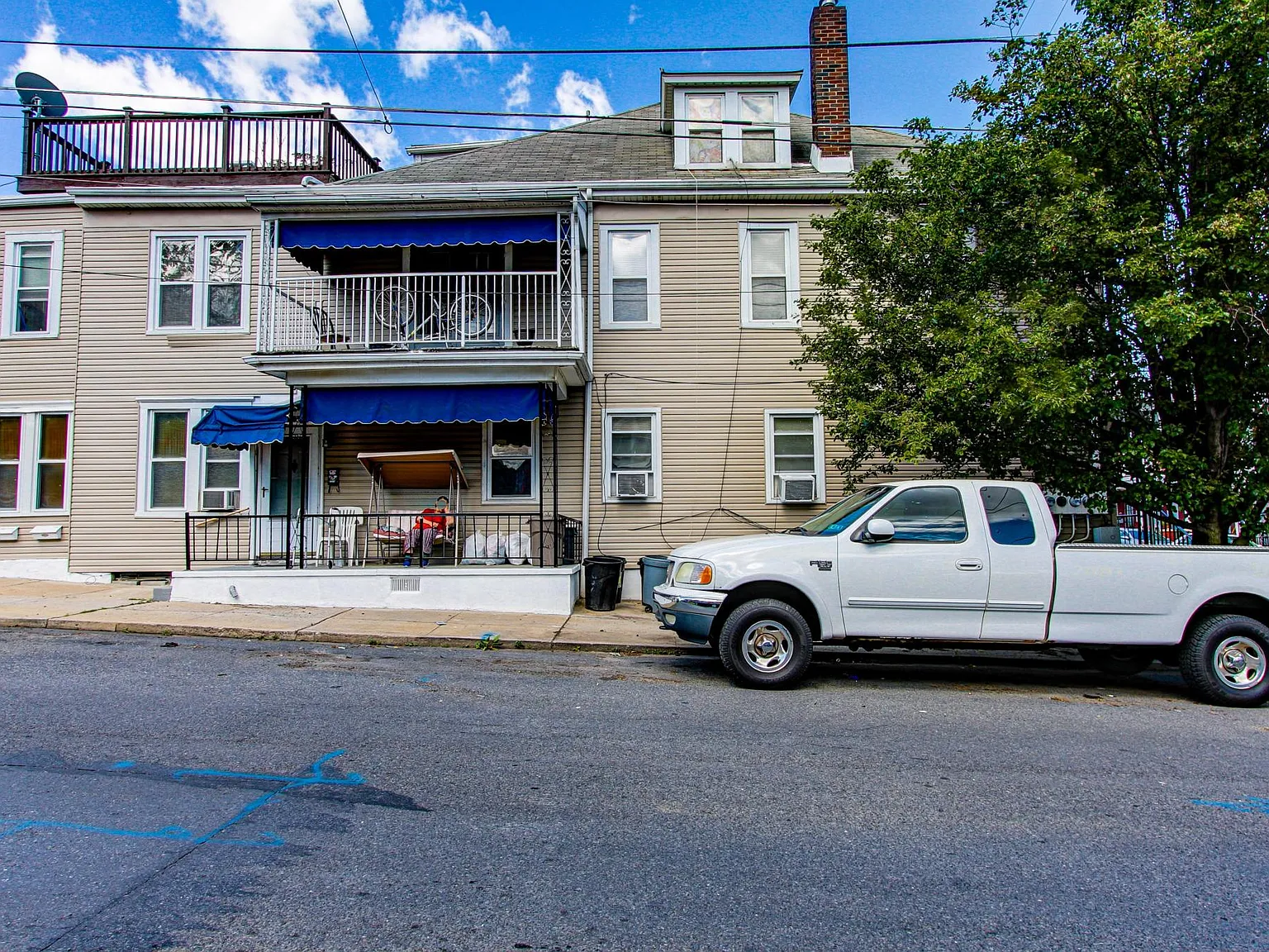 203 S 15th St — Photo 1