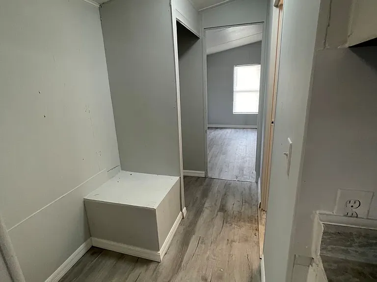 1045 Hickory Ln #8 — Photo 7