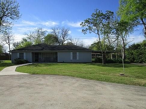 1st image of 106 Queens Ct