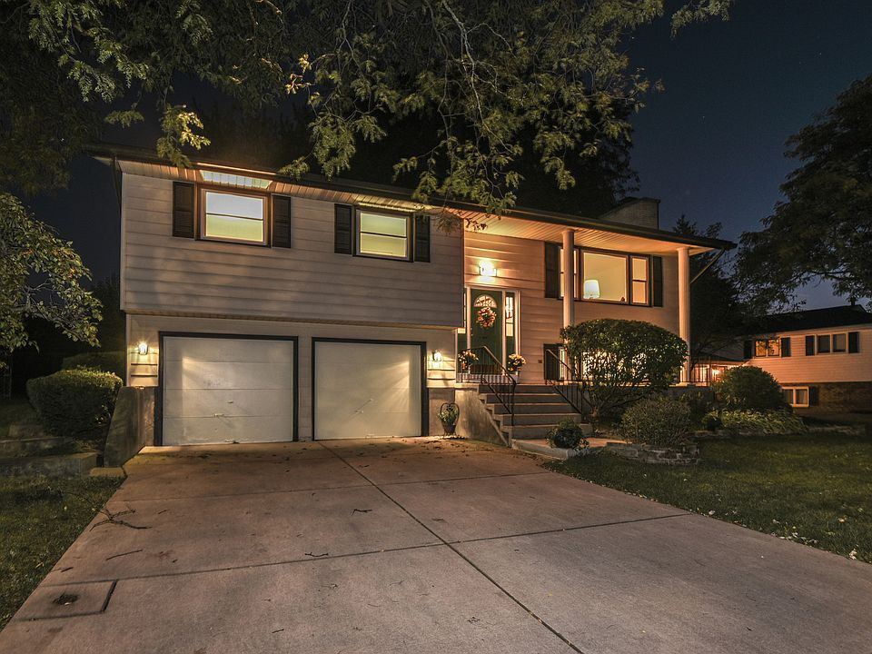 1st image of 847 Pinehurst Ln