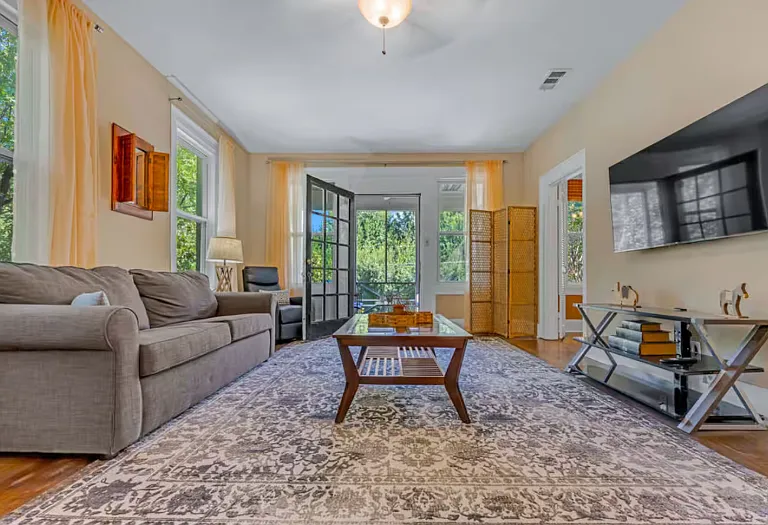 4303 Vandelia St — Photo 23