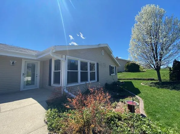 2711 Madison St, Waukesha, WI 53188