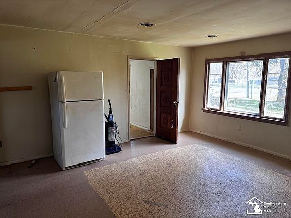 5th image of 2642 W Samaria Rd