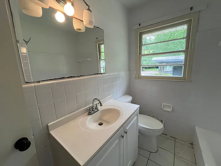 1260 Cherokee Ave — Photo 10