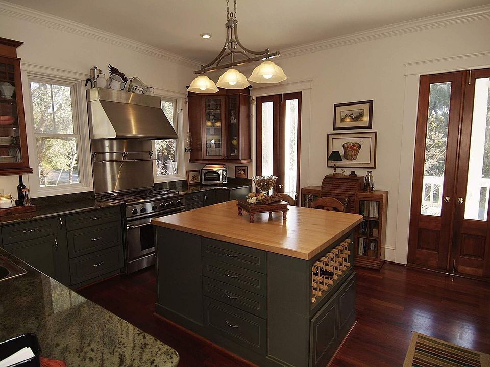 Gourmet Kitchen