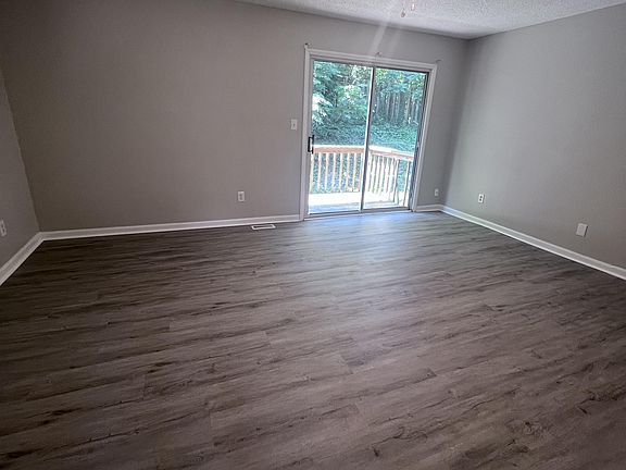 5th image of 2603 Guyer St