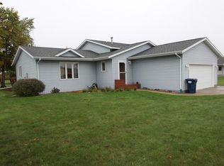 2803 Zenith Ave, Spirit Lake, IA 51360