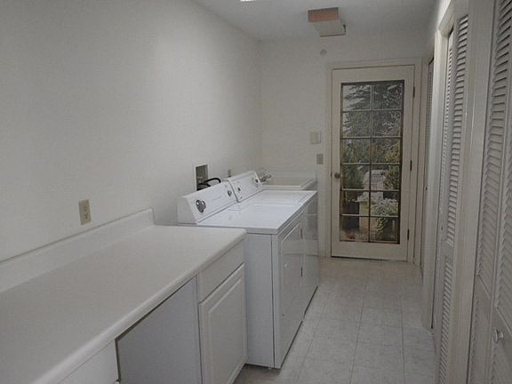 5th image of 19 Kingsley Cir