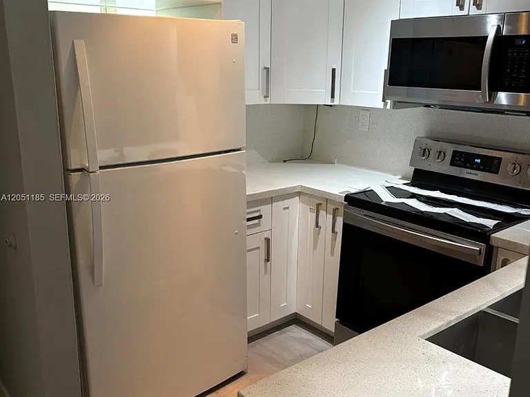 669 SW 37th Ave #208 — Photo 2