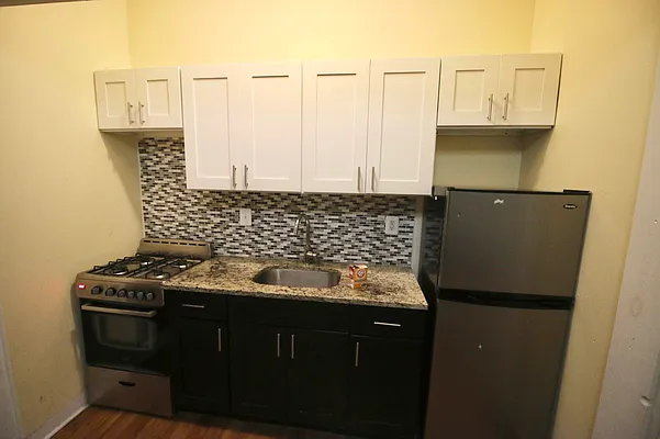 Rented by Delmark Realty LLC | media 45