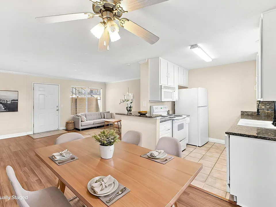 620 E Lexington Ave E #13