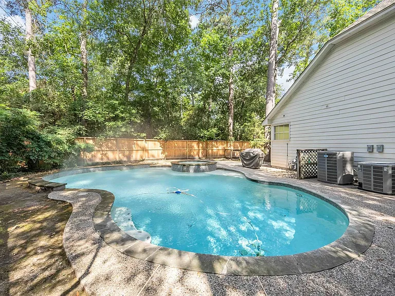 11 Alden Glen Ct — Photo 43