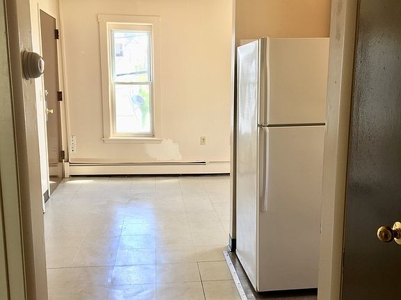 2nd image of 33 Richardson St APT 3