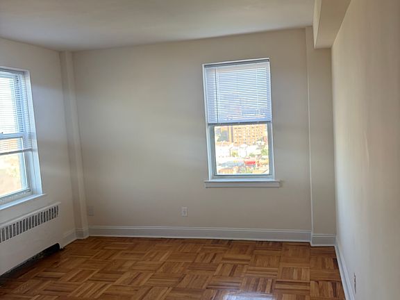 5th image of 14329 Barclay Ave APT 5B