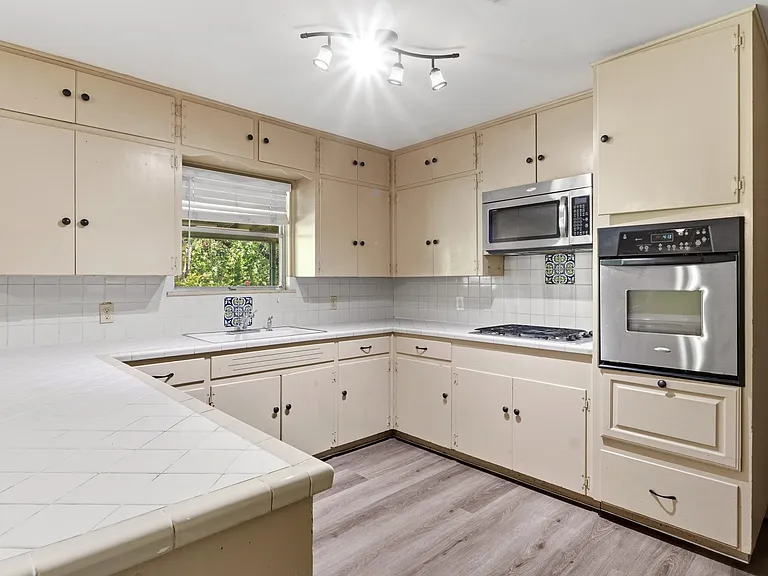 2414 Havenside Dr — Photo 11