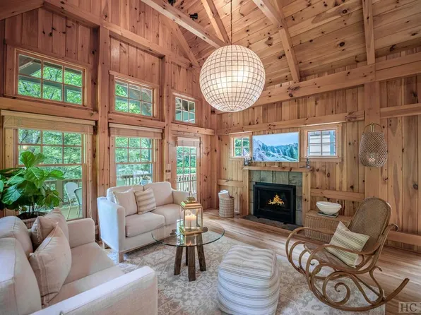 320 Catesby Trail, Cashiers, NC 28717