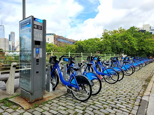 Rented by Bond New York | media 6