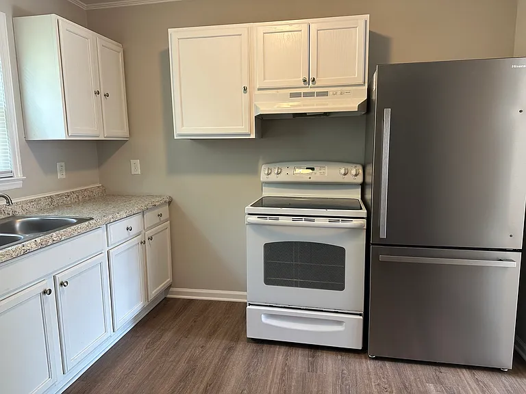 1806 Alpine Dr — Photo 4