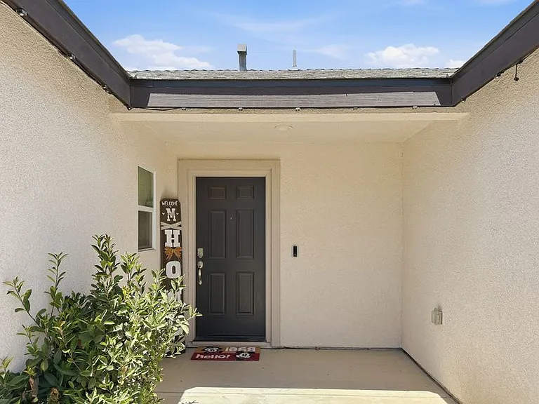 525 Mallard Dr — Photo 3