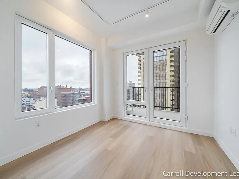 931 Carroll St #1305 — Photo 1