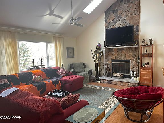 2nd image of 154 Forest Ridge Dr