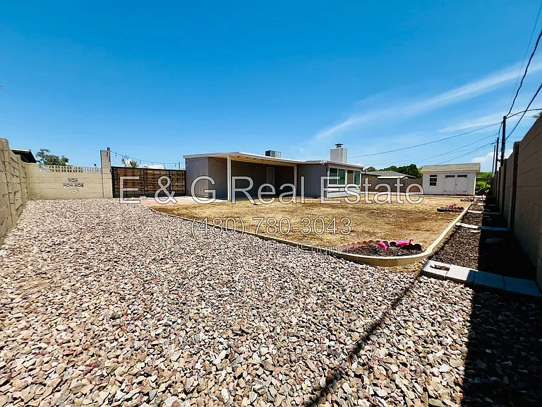 1711 W Montecito Ave — Photo 26
