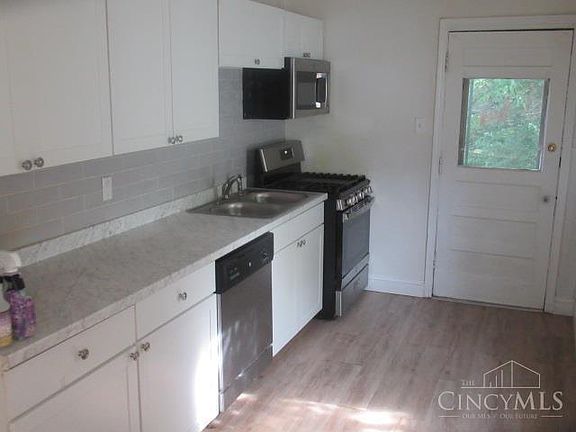 3rd image of 4447 Mayhew Ave