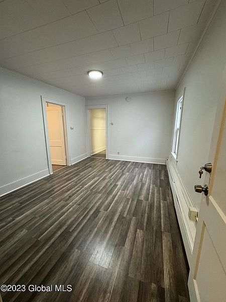 3rd image of 527 Hattie Street