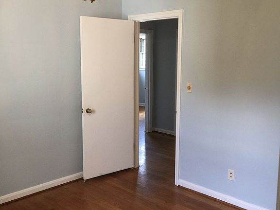 5th image of 4544 Greenwood Dr #A