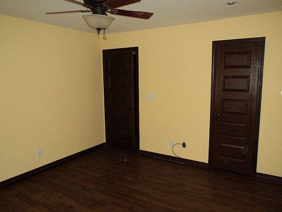 2nd image of 2102 W Sherwood Ave