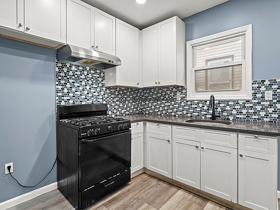 3rd image of 275 Clinton Pl