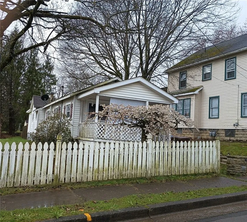9 Church St photo 1