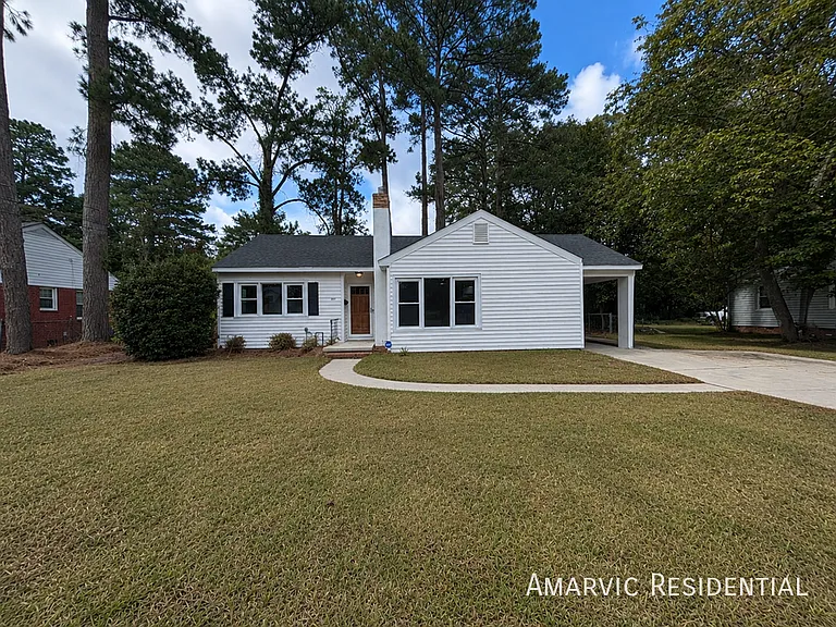 807 Cameron Dr — Photo 1