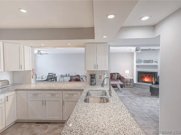 5940 Baydy Peak Rd #413, Osage Beach, MO 65065