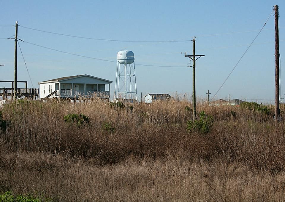 2nd image of 885 S Crystal Beach Rd