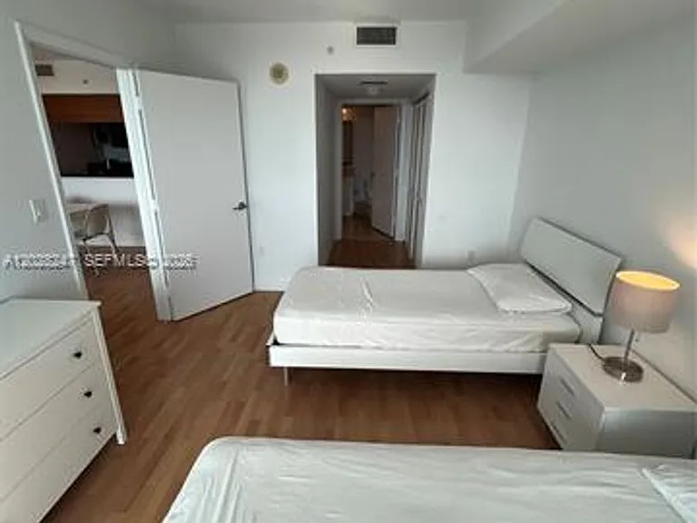 1800 N Bayshore Dr #2310 — Photo 26